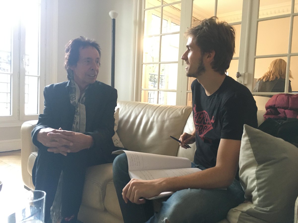 Thibaut Geffrotin (@tgeffrotin) on Twitter photo Beaucoup d'émotion pour moi d'avoir eu l'honneur d'être la "voix" française de Robin Le Mesurier, le guitariste de #JohnnyHallyday => Ecoutez le livre audio "Mes 1 000 concerts avec Johnny" sur toutes les plateformes habituelles amazon.fr/Mes-1000-conce… <a href="/TalentEditions/">Talent Editions</a> (photo2019) Beaucoup d'émotion pour moi d'avoir eu l'honneur d'être la "voix" française de Robin Le Mesurier, le guitariste de #JohnnyHallyday => Ecoutez le livre audio "Mes 1 000 concerts avec Johnny" sur toutes les plateformes habituelles amazon.fr/Mes-1000-conce… <a href="/TalentEditions/">Talent Editions</a> (photo2019)