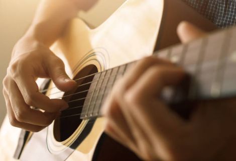corkcitylibrary's tweet image. For our next session of &apos;Live at the Library&apos; we are pleased to welcome Dublin-based classical guitarist Chien Buggle. All are welcome to join us for this performance 🎤

⏰Saturday 13 September at 3.00 pm 

#RoryGallagherMusicLibrary #CorkCityLibraries