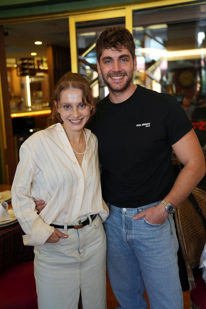 ilk partner fotisimiz de gelmiss çok tatlı gözüküyorlar yeni sezonun en sevilen ve konuşulan partnerliklerinden olucaklar eminim 
#kadifekelepçe ~ #efdem