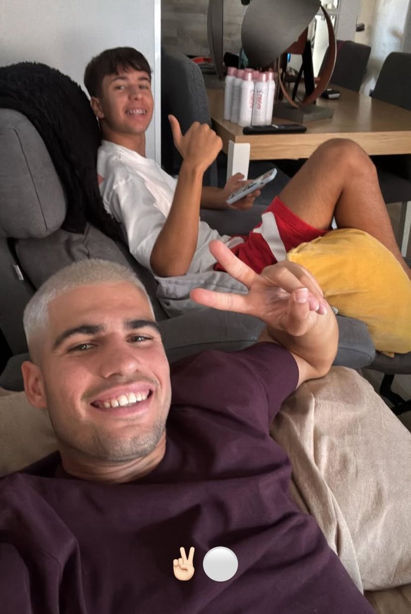 G0fLHWAWoAAqtx2?format=jpg&name=large Carlos Alcaraz Just Arrived at the Laver Cup — And Who Met Him Will Blow Your Mind