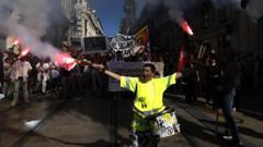 Protests hit France as new PM takes office - A grassroots movement is encouraging people to protest against the political class and proposed budget cuts. via <a href="/BBC/">BBC</a> ift.tt/rGMRQLP