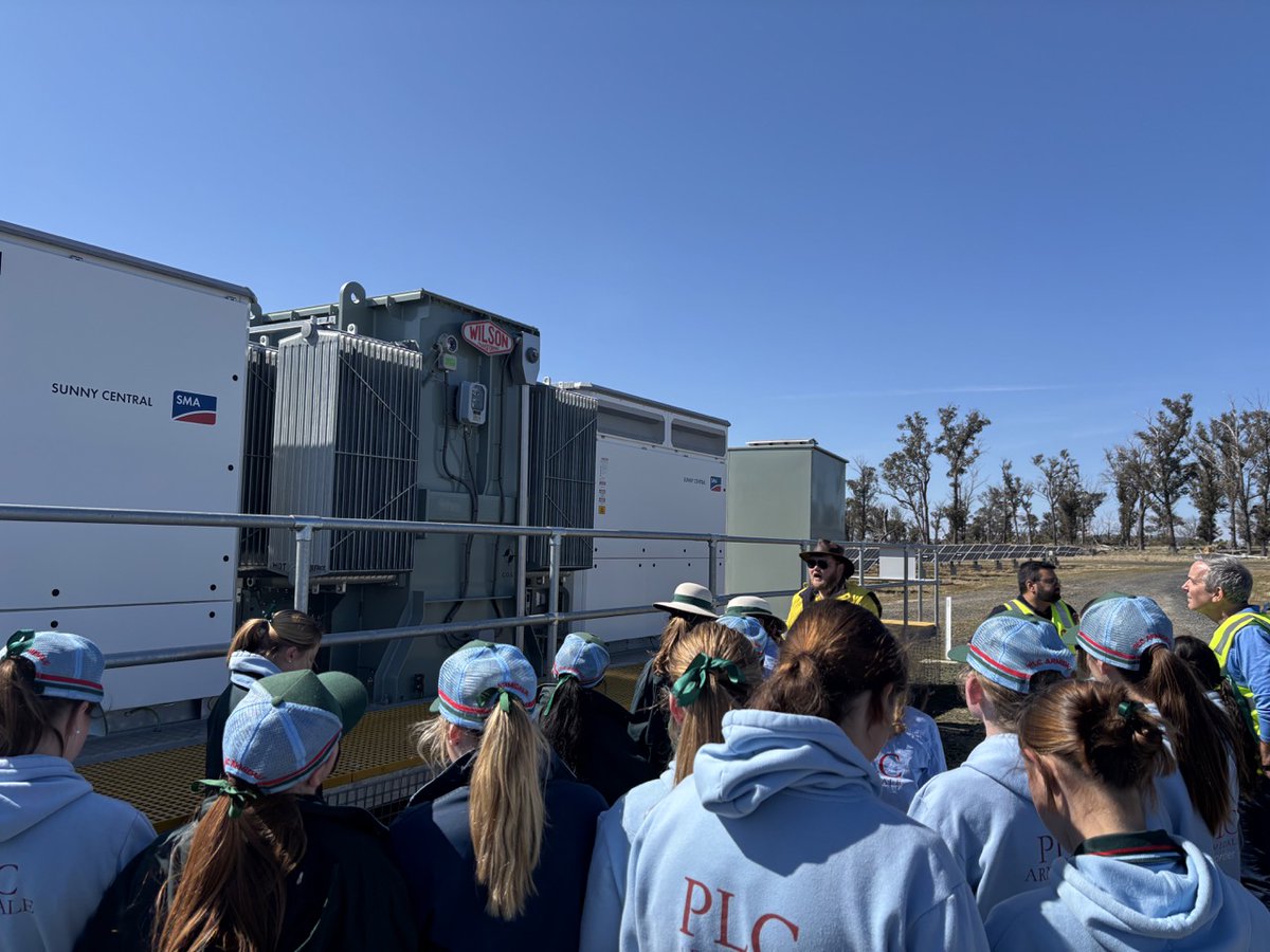 FotowatioRV's tweet image. This week, our team in Metz Solar Farm had the pleasure of hosting 30 students from Presbyterian Ladies&apos; College, Armidale for an educational site visit.

#FRVProjects #FRVAustralia