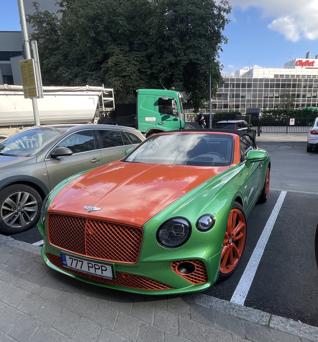 Вот просто объясните мне — зачем??