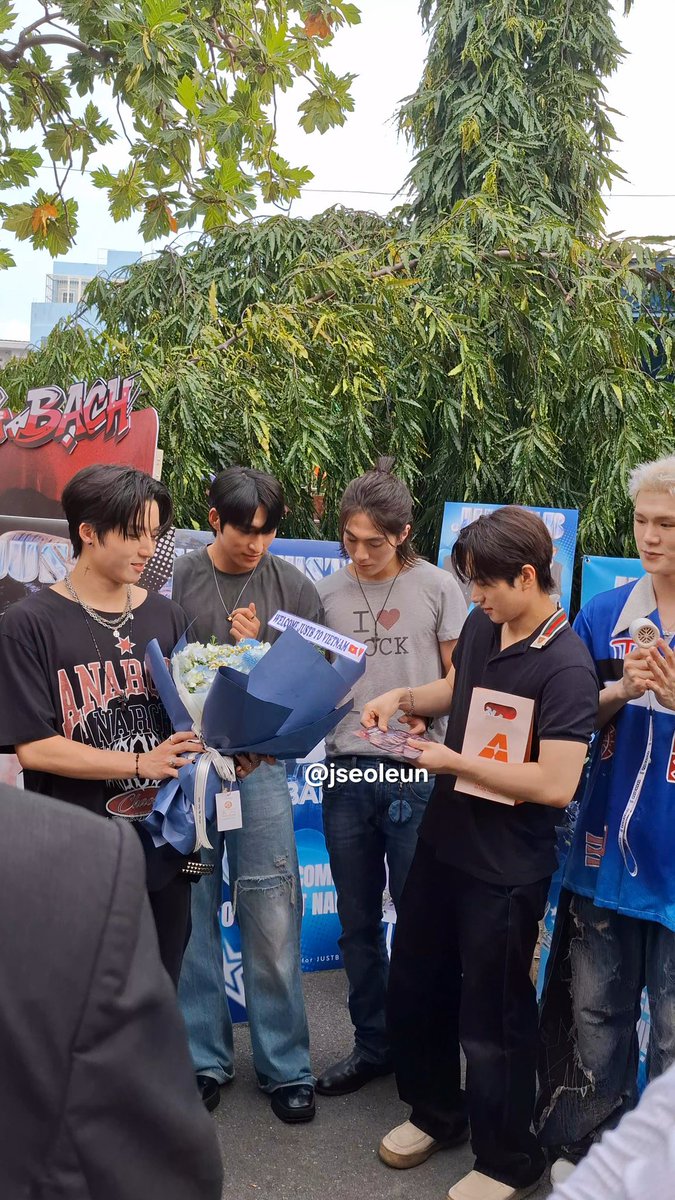 Doyum has attracted a lot of new fans in Vietnam. 😂

#JUSTB #저스트비 #TanBinhToanNang 
#ShowItAllVietnam 
#TanBinhToanNang2025 #ShowItAllVietnam2025