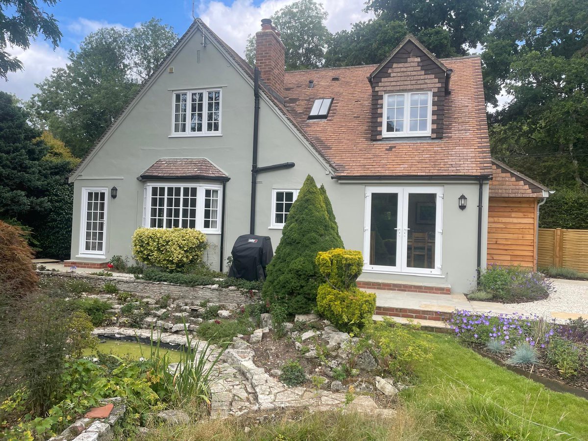 KSDDecorating's tweet photo. At KSD, one of our key strengths is transforming period properties through expert large-scale external redecoration. We bring heritage buildings back to life with care, precision, and style. https://t.co/7i7sFMzfV5