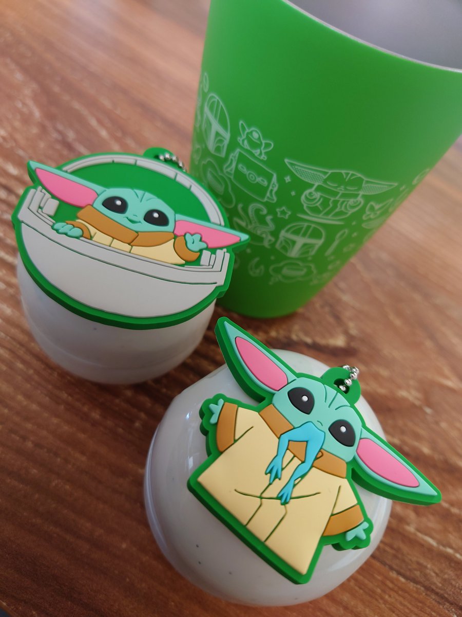 DC_QUWROF's tweet photo. 子どもが産まれてから、マンダロリアンにすごく共感するようになって、さらに好きになりました🥰
つい東京駅のスペシャルストアに寄ってグッズを買うくらい🥳
来年公開の映画、楽しみだな…!!
#スターウォーズ #マンダロリアン https://t.co/wtMMn8wg0R