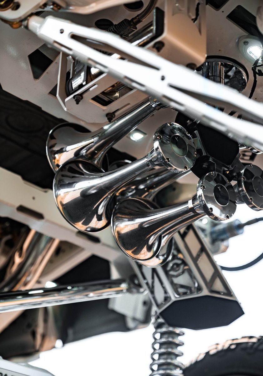 Hornblasters tweet media