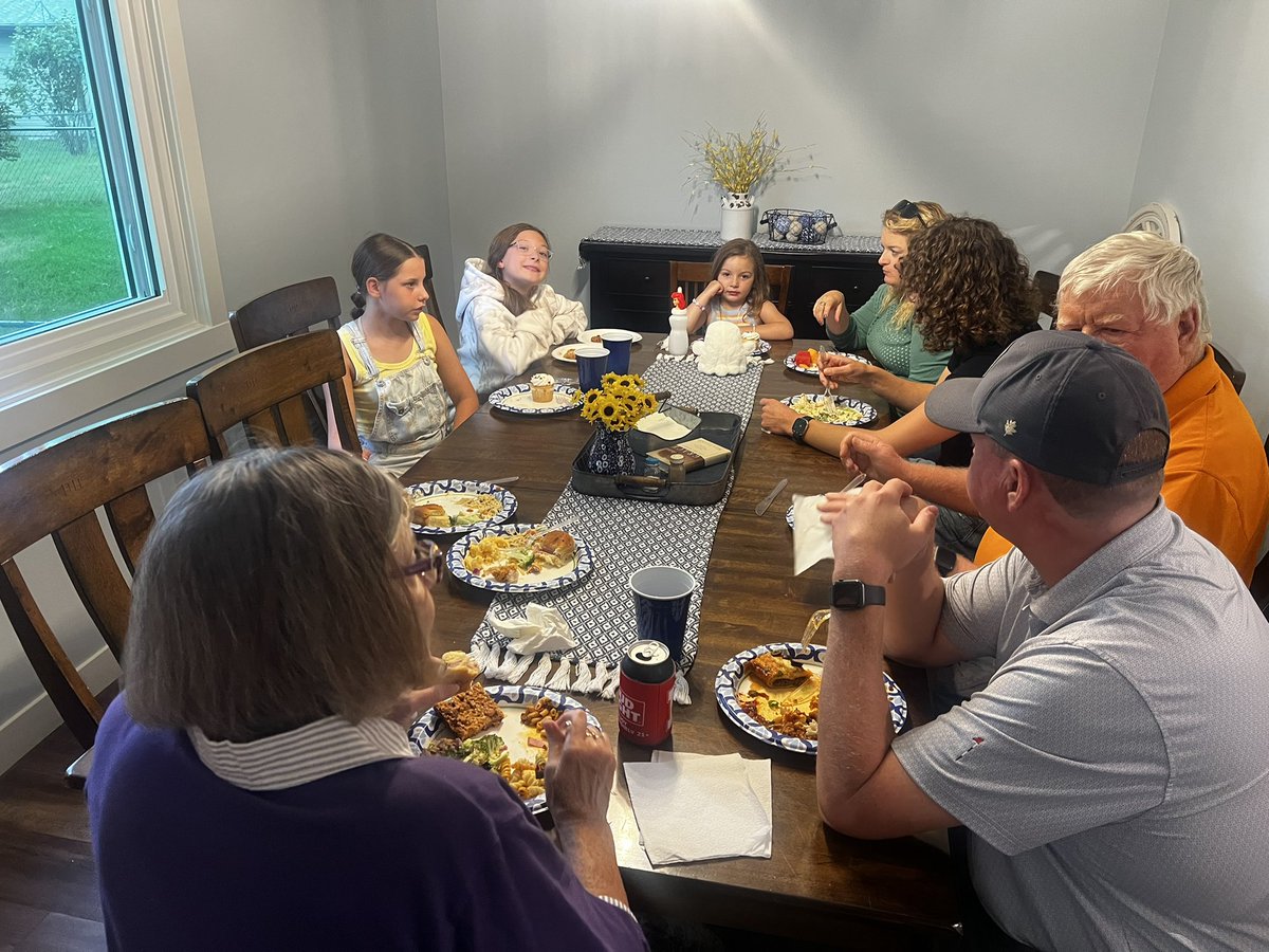 LloydRaC's tweet photo. Rau Family Reunion https://t.co/wCzG9AopZy