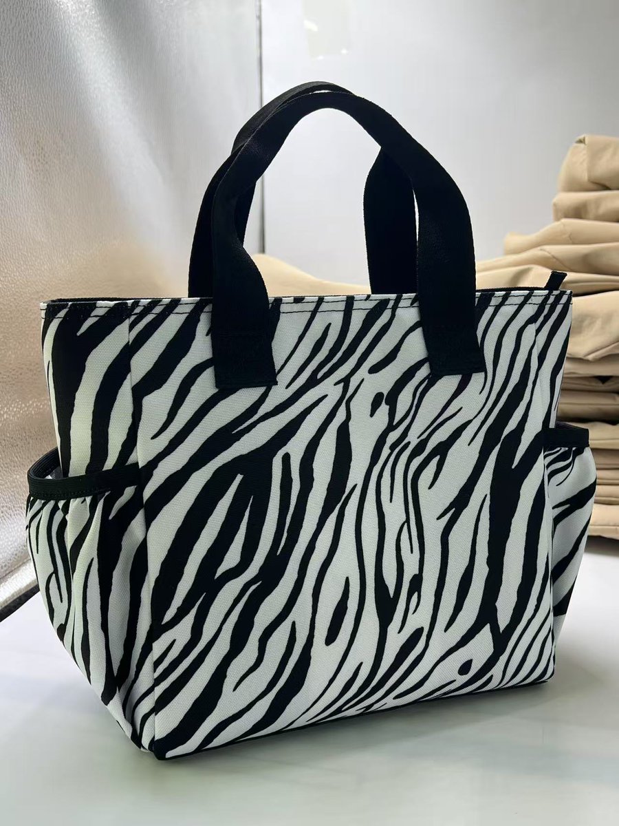 GlbGPT's tweet image. 3/ Edit images with precision

Prompt:

A middle-aged woman from Texas, dressed in cowboy attire, holding the bag from my uploaded image, standing in the open Texas wilderness.

Try it now 👉glbgpt.com/home/nano-bana…

#NanoBanana #GlobalGPT