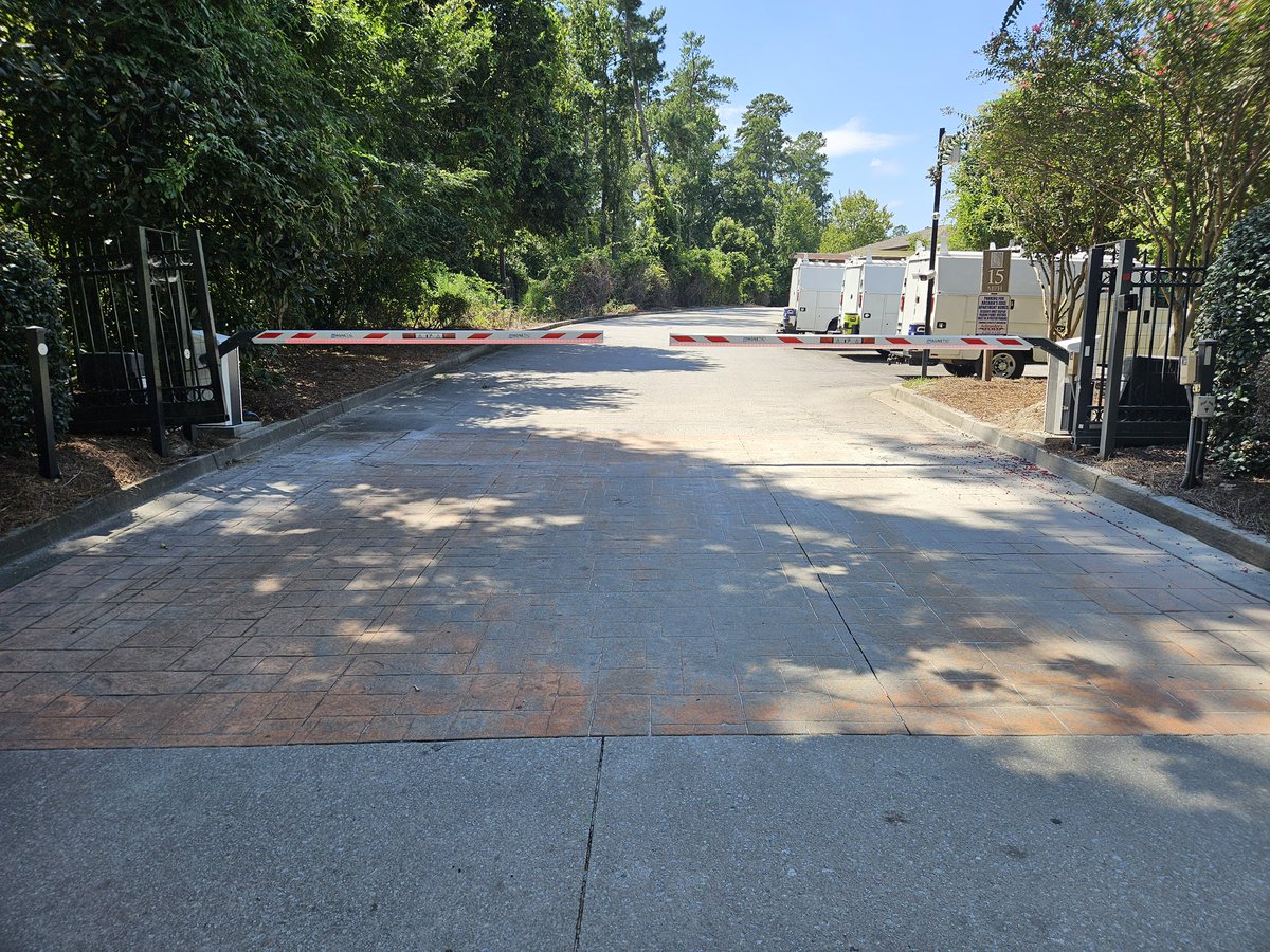 PSouthernInc's tweet photo. Exciting News! 🚨 We just installed 4 state-of-the-art magnetic barrier operators right here in Columbia, SC. 🏡 Enhancing security and convenience for all residents.
.
☎️ 📱Call: 803.359.9201
https://t.co/W8MWtEl0uK
.
#palmettosouthern #ApartmentLiving #SecurityUpgrade https://t.co/rwV2QzATMr