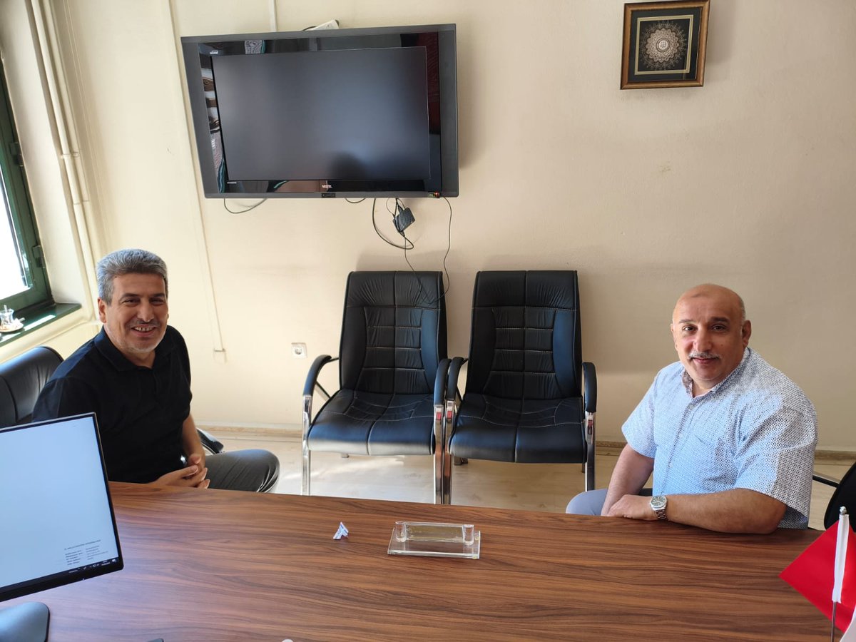 Yıllar Sonra çok kıymetli kardeşim Bursa İl Milli Eğitim şube müdürü Emin hocamı görmek mutluluk verdi İyi ki varsın hocam