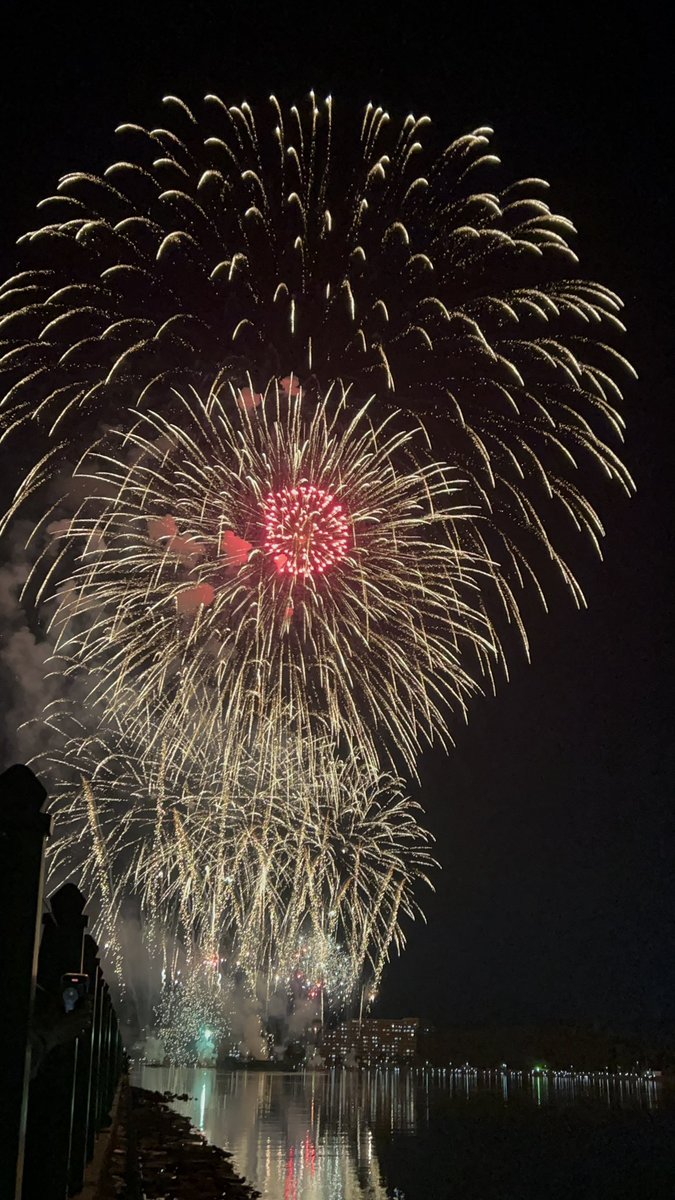 8babu__'s tweet photo. 今年の夏は花火も見れたし浴衣も着れて楽しかった🎇👘 https://t.co/r5PBfNqBTO