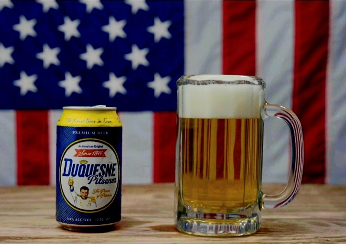 DuquesneBeer's tweet image. #LetsGo America 🇺🇸 

#GrabADuke to Enjoy the #Smooth - #Crisp - #Refreshing Taste of Duquesne Pilsener 

"#AnAmericanOriginalSince1899"

#GetDuked @DuquesneBeer
