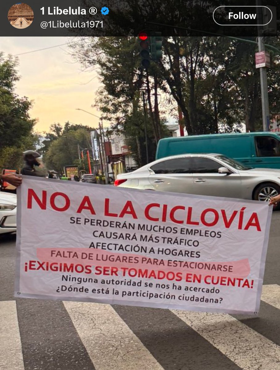 ¿Falta de lugares para estacionarse?

¿En qué pinche burbuja mental y realidad alterada viven?