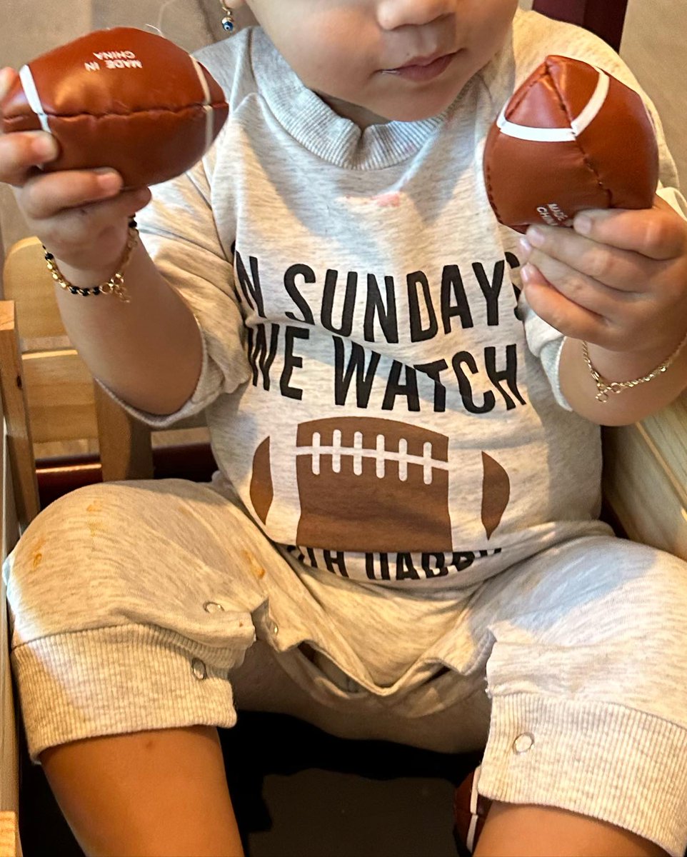 Incredible hump day <a href="/bertonbrothers/">Berton Brothers</a> <a href="/samberton/">Sam Berton</a> #ForTheTour #DodgerStadiumLA ❤️🙏🏽✨