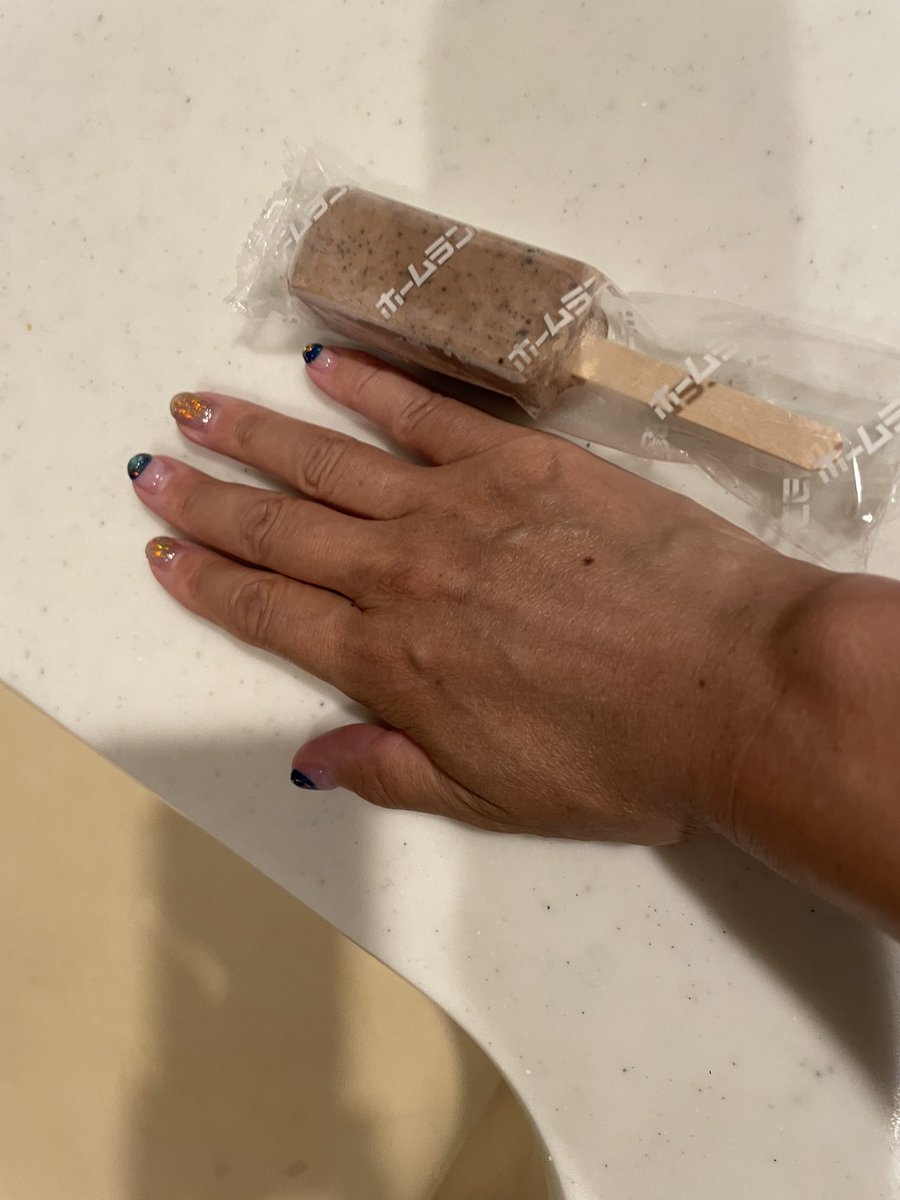 ホームランバー買ったんだけど、かなり小さくなってない？？私の知ってるホームランバーはもっと、、。長くて太かった！！