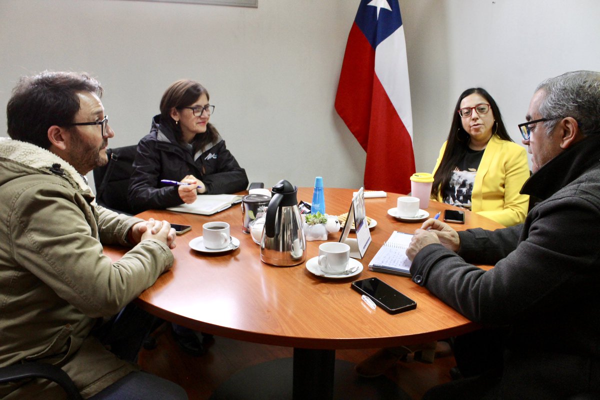 Esta mañana, la delegada presidencial de Colchagua, Marta Pizarro Inzunza, se reunió con los representantes de la agrupación 45 i su gente con el objetivo de coordinar actividades deportivas en la localidad de Puente Negro de la comuna de San Fernando 🤝

#chileavanzacontigo🇨🇱