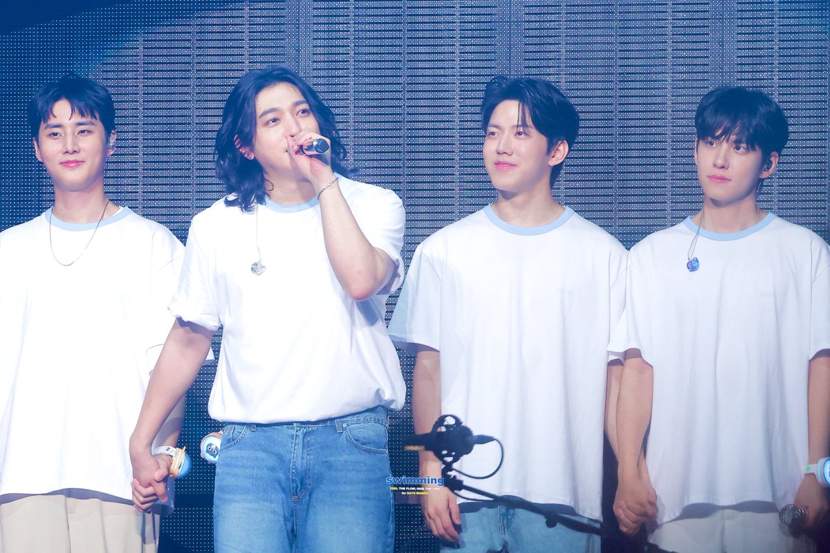 swimmingpil's tweet photo. 🏡
#데이식스의_빛나는_10주년_축하해
#DAY6_10th_Page https://t.co/3wl0D8CHjY