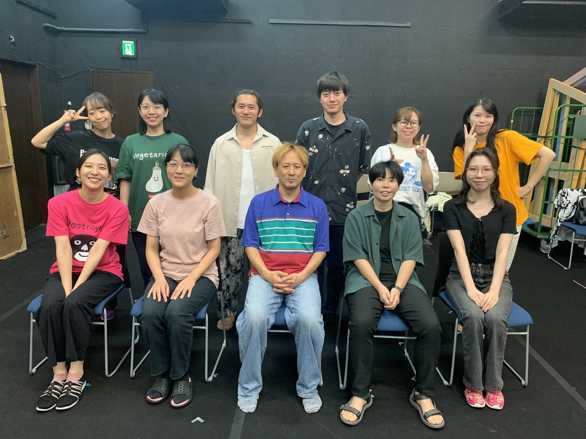 gekidandora's tweet photo. 稽古初日！
『ポニーテールの功罪〜だがし屋のおっちゃんはおばちゃんなのか？』原案／多屋光孫　脚本／山谷典子　演出／磯村純
日程：10月17日（金）〜19日（日）
場所：銅鑼アトリエ
【チケット申込先】
カルテット　https://t.co/bW00RdSdoC
劇団銅鑼　TEL:03-3937-1101 https://t.co/eIs8Lw4EKr