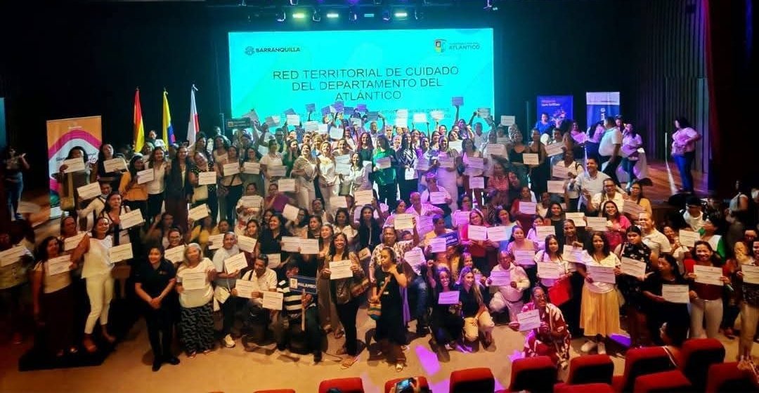 El cuidado ya no es invisible: más de 9.700 cuidadoras certificadas en 32 departamentos hoy defienden sus derechos con voz propia. #IgualdadConDignidad