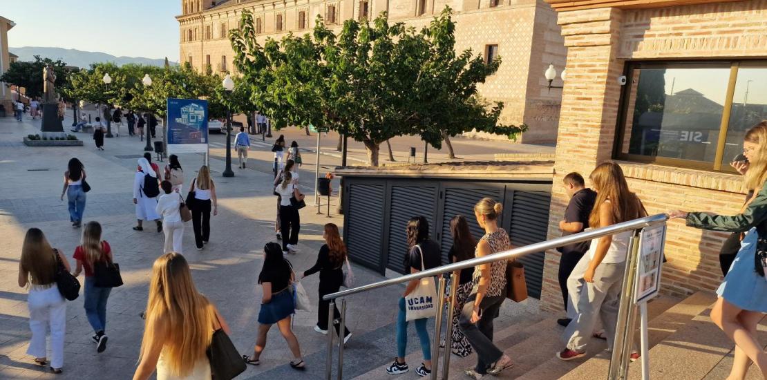 📚 La UCAM inicia el curso con más de 5.000 estudiantes de nuevo ingreso

🌍 Más del 20% de su alumnado es de fuera de España, estando todavía abierto el plazo de matrícula en diversos grados, postgrados y doctorado

ucam.edu/noticias/ucam-…