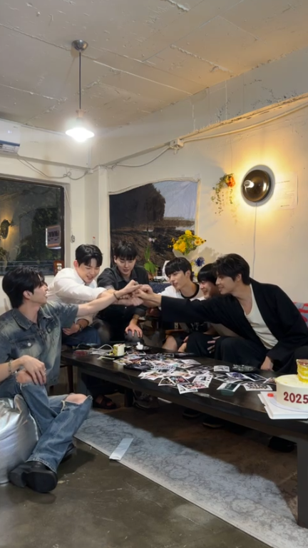gyujinten's tweet photo. @UP10TION cross!! 💛 https://t.co/xHkgCm9Y3e