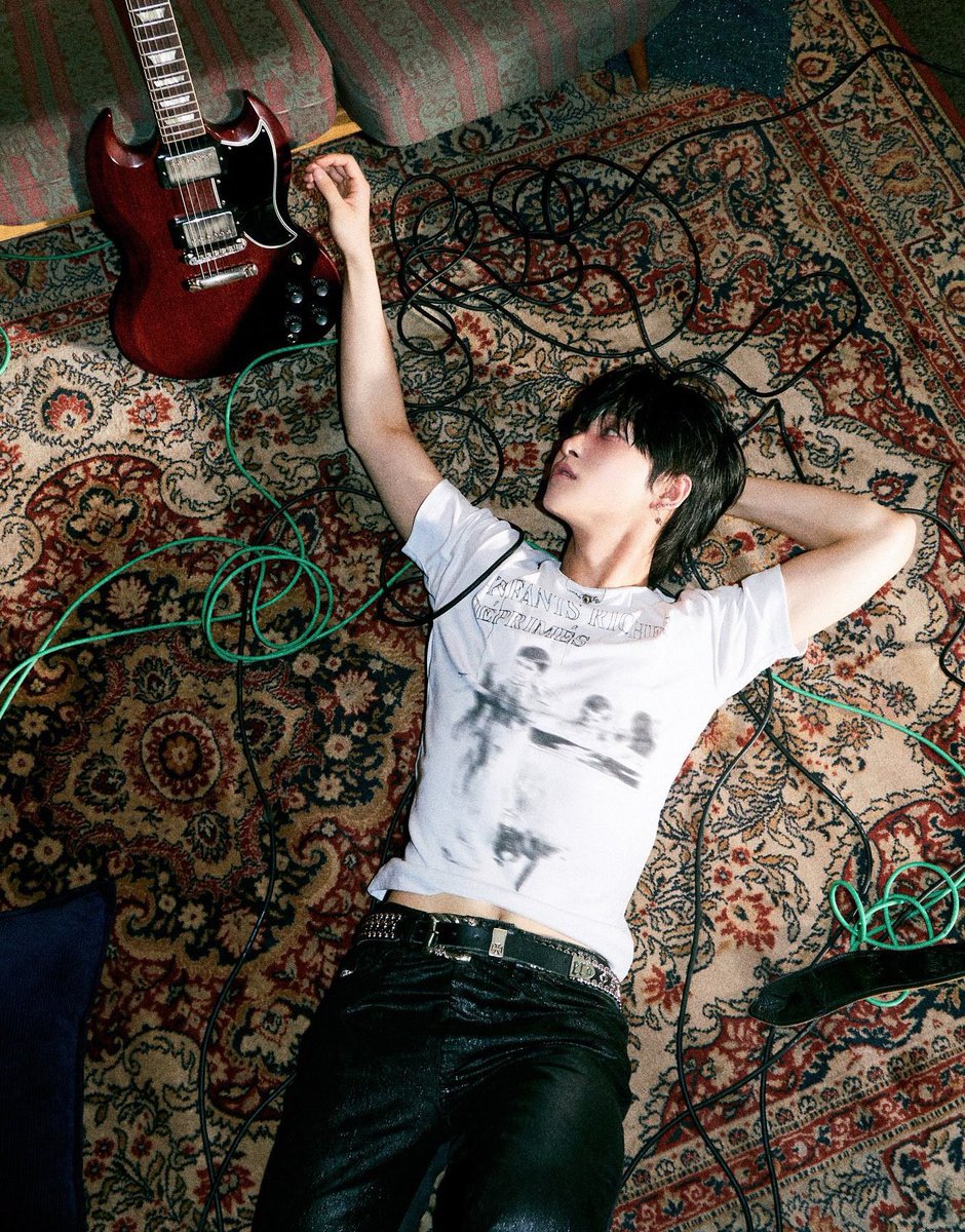 hooniekyu1409's tweet image. 🎸