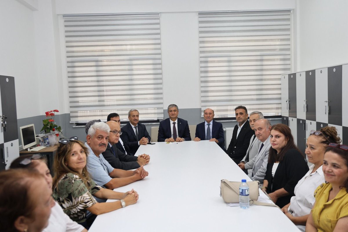 KarabukValiligi's tweet photo. #tckarabukvaliligi
#valimustafayavuz
#DÇAnadoluLisesi
#BayramDemirRehberlikveAraştırmaMerkezi
#EğitimKentiKarabük
#BayramDemir https://t.co/lizGJSXw6s