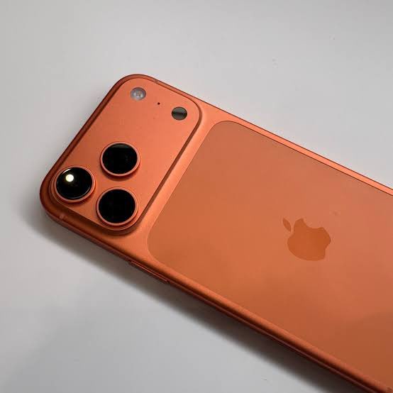 opagodeiroofc's tweet image. Um músico de pagode na média precisa fazer 124 sambas pra comprar o mais novo iPhone lançado.