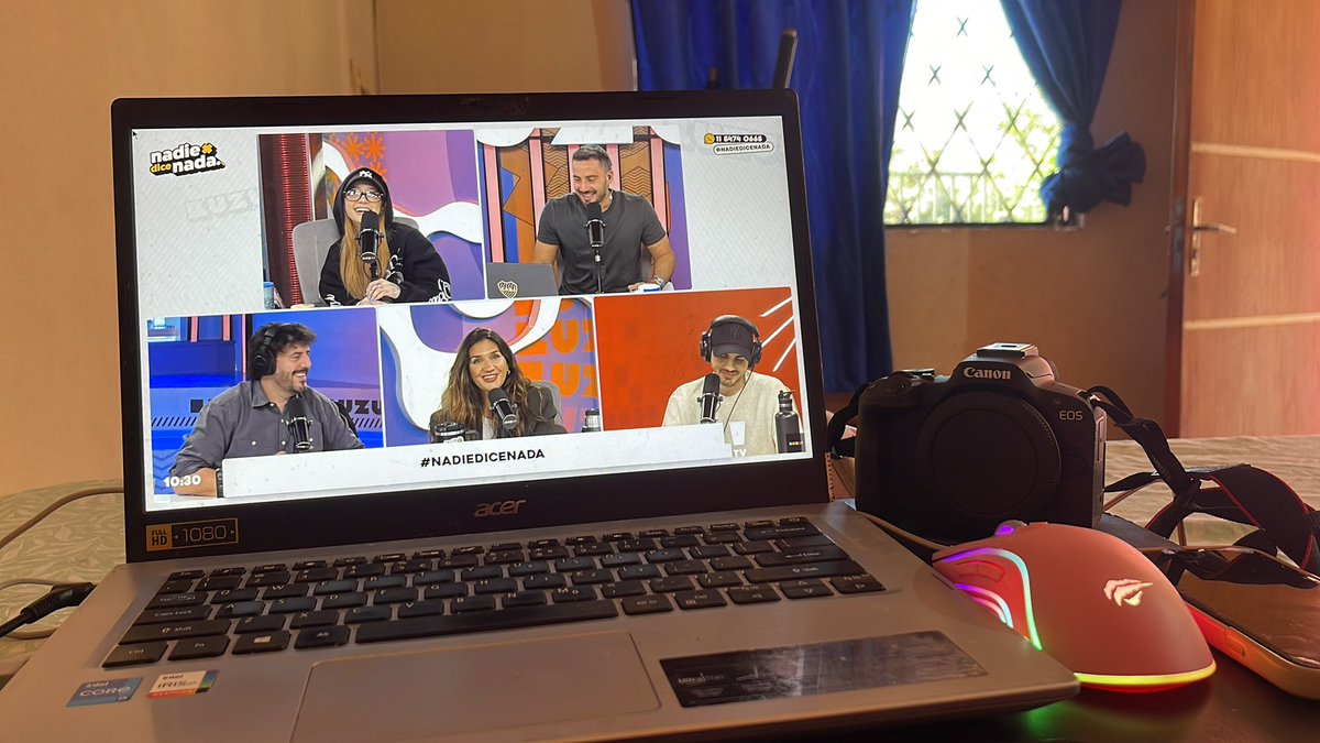 eliiiraquel's tweet photo. Pov: Sos freelancer, no tenes compañeros de ofi y les adoptas como compañeros a los de #nadiedicenada 😂🥹 gracias #luzzu 😂❤️ https://t.co/OF0E9Fq1BT