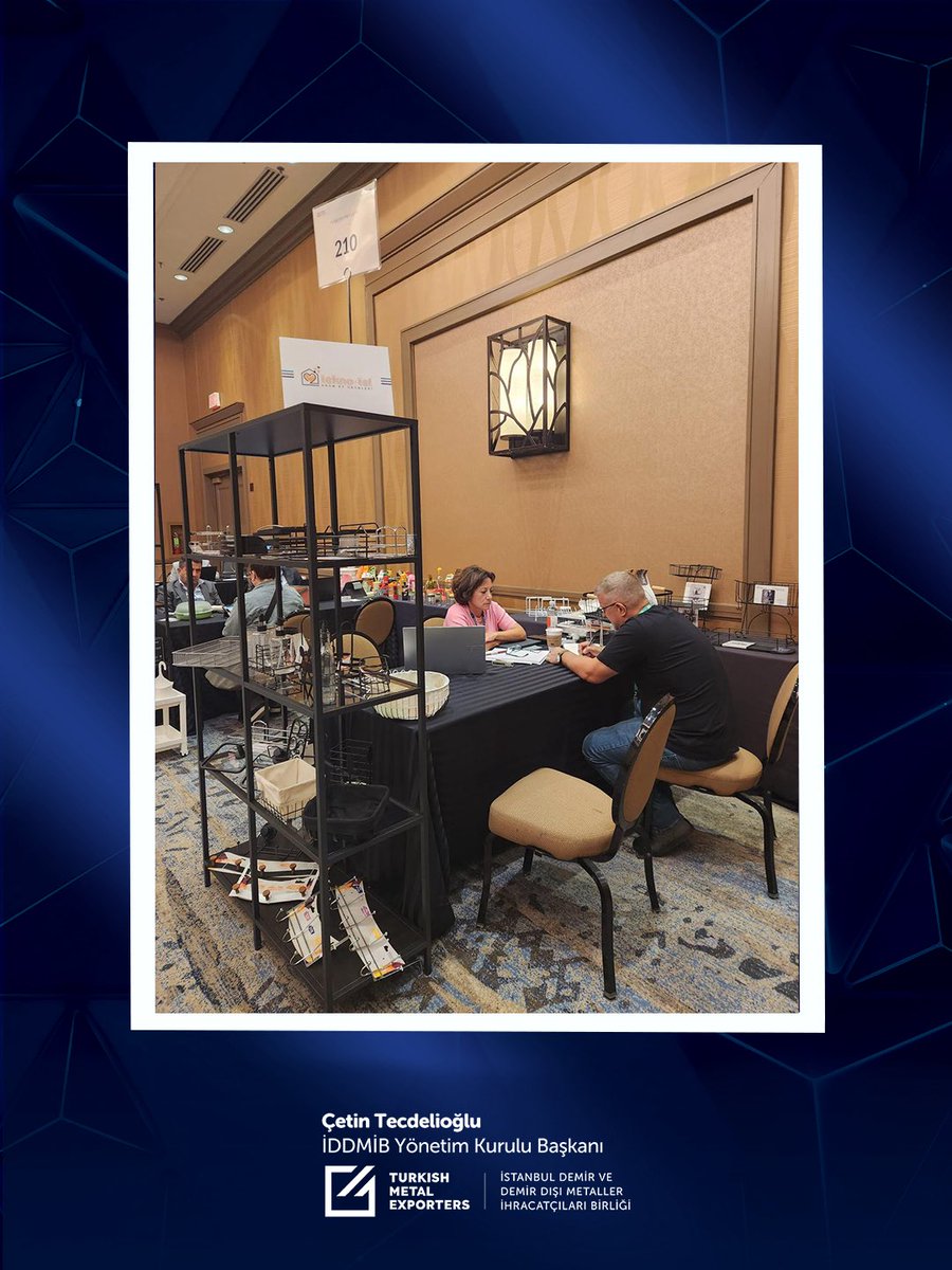 iddmibtr's tweet image. Amerika pazarına dair önemli bilgiler heyet üyeleriyle paylaşıldı. 

Heyette yer alan 12 Türk firması, Walmart, Amazon ve Walgreens gibi Amerika ve Kanada’nın önde gelen perakende zincirleriyle birebir görüşmeler gerçekleştiriyor.

#İDDMİB #TicaretHeyeti #ECRM #Dallas