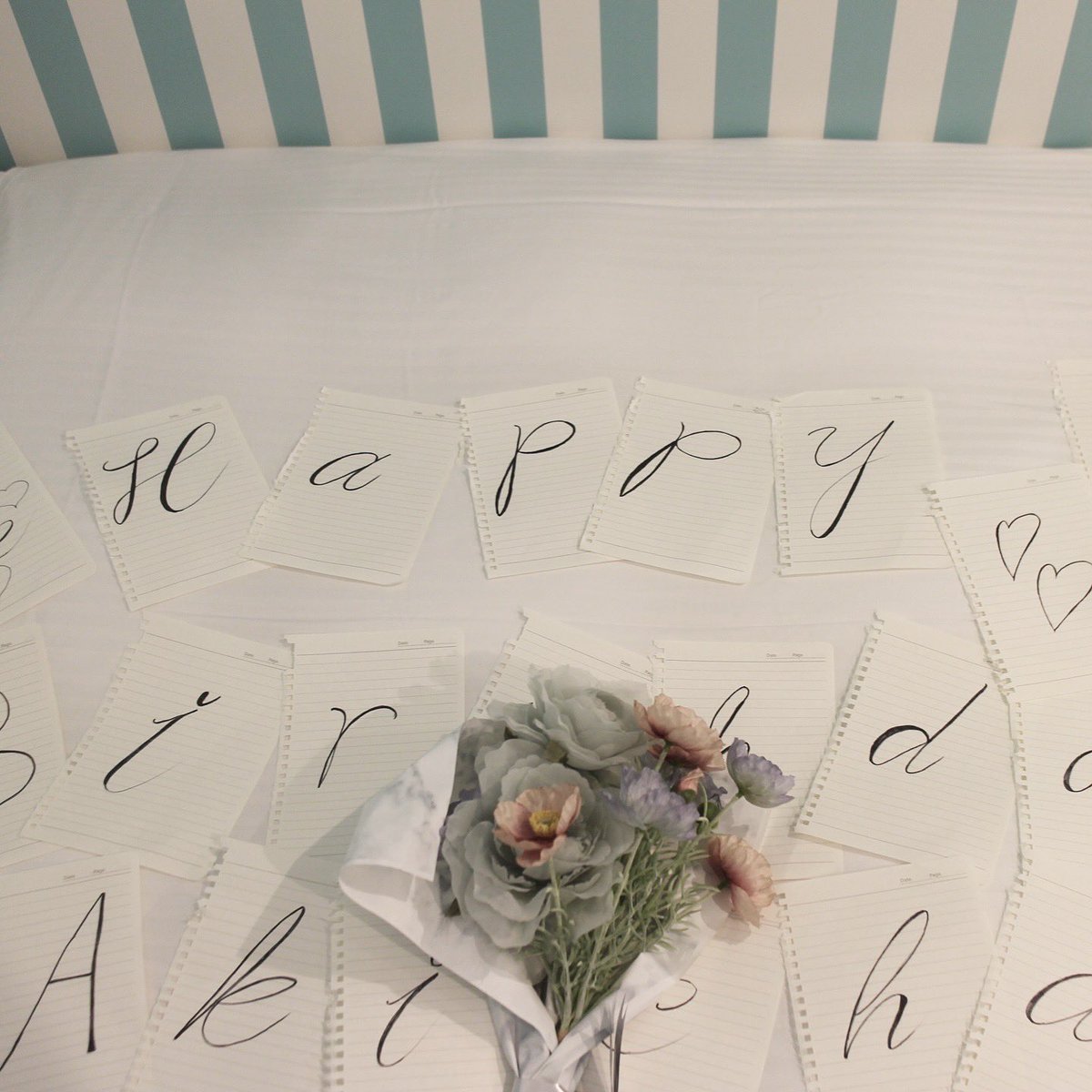 23歳
がちゃがちゃを推しが出るまで回せるようになりました。

今年は自分のこれからに投資する1年にしたいです。✨️

1年でなにか変われるかな？「頑張った！」って言える何かがしたいななってむずむずしております！💭