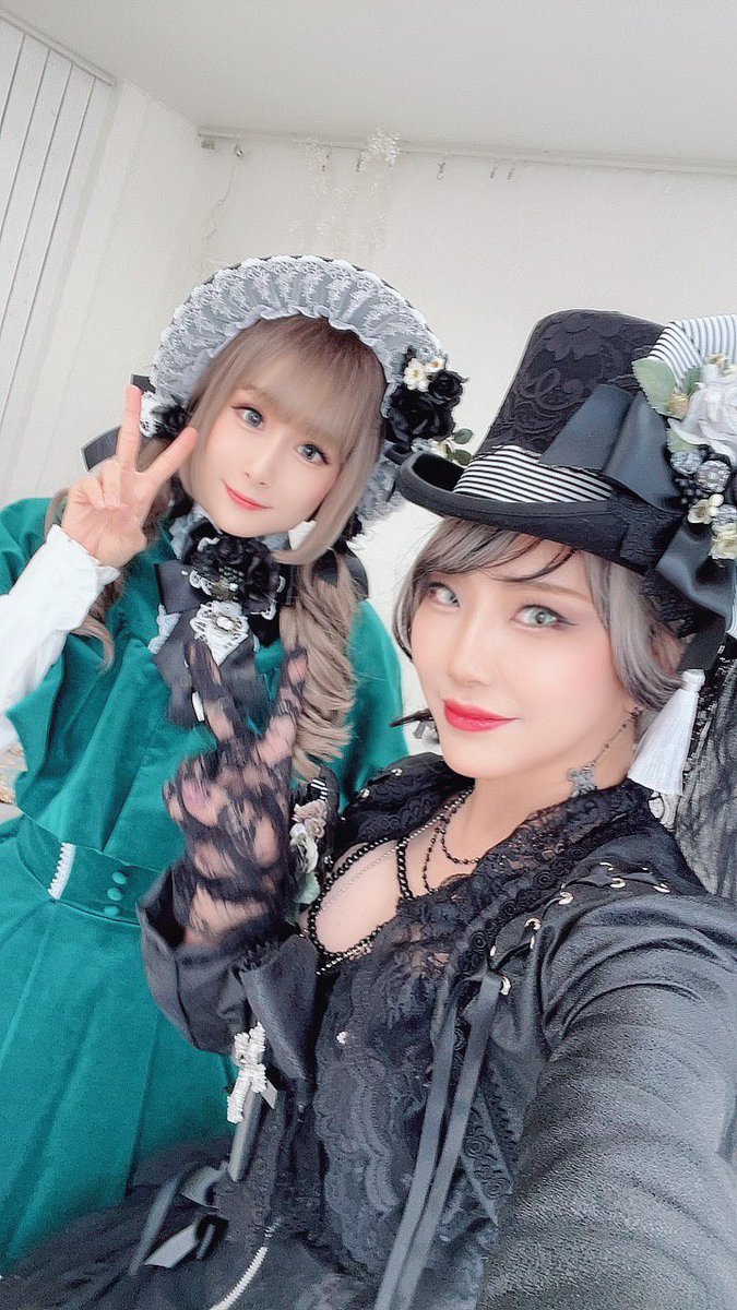 秋の新作撮影のモデルちゃん達

❤️空礼美ちゃん
💚メイちゃん
🖤るかちゃん

みんな本当に可愛かった💕
大阪でファションショーに登場するルックを全て撮影。
今週末で東京のモデルずへバトンタッチです🗼

📸葉山Jr.お疲れ様でした！
👗Dreaming Drop 本番も宜しくお願いします！