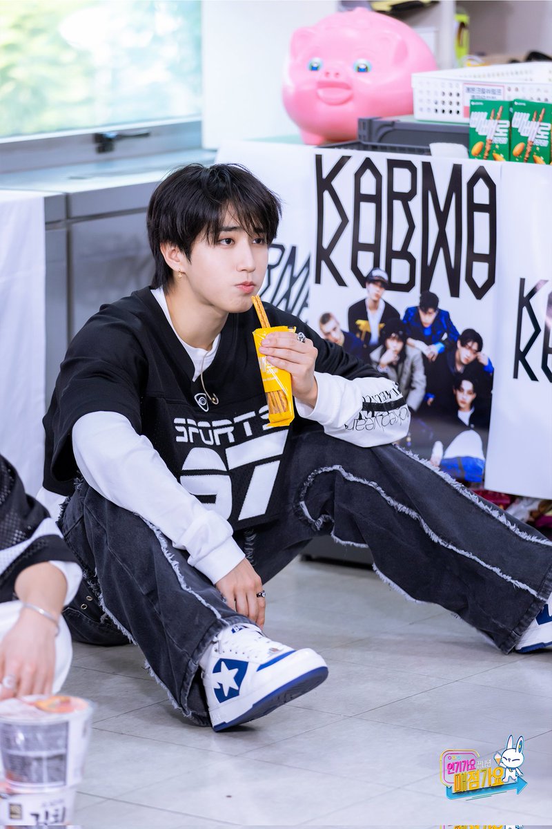 HanJisung_Chile's tweet photo. [FOTO🔥250910] Han en KPOP X INKIGAYO 

Coming soon 2025.12.09
__
Cr. kpop_sbs
#HANChile🔥
#한 #한지성 #ハン #StrayKids #스트레이키즈 #スキズ #3RACHA #KARMA #CEREMONY  #YouMakeStrayKidsStay 🐿 https://t.co/MtnWxqDQBm