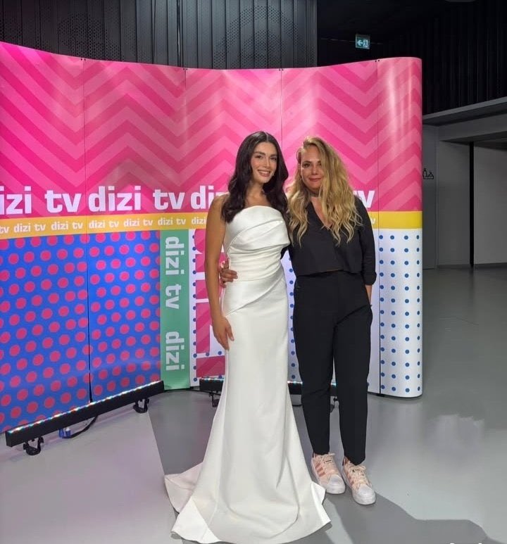 All About Özge Yağız tweet media