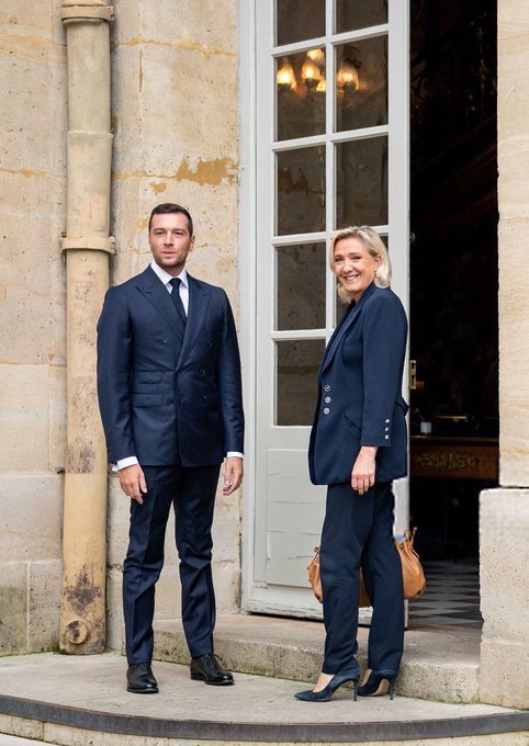 Le mouvement du #10septembre2025 a été totalement gâchés et ruinés par la gauche et L'extrême gauche 😡

J'appelle tous les Français a rejoindre et a voter RN qui est l'alternative et la clarification pour notre pays🇨🇵 

Tous contre l'extrême gauche💪

#OnBloqueTout #BloquonsLFI