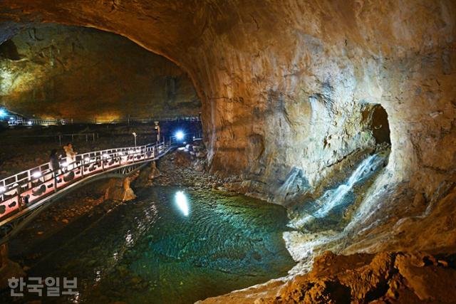 응 5억 3천년만년 된 삼척에 환선굴