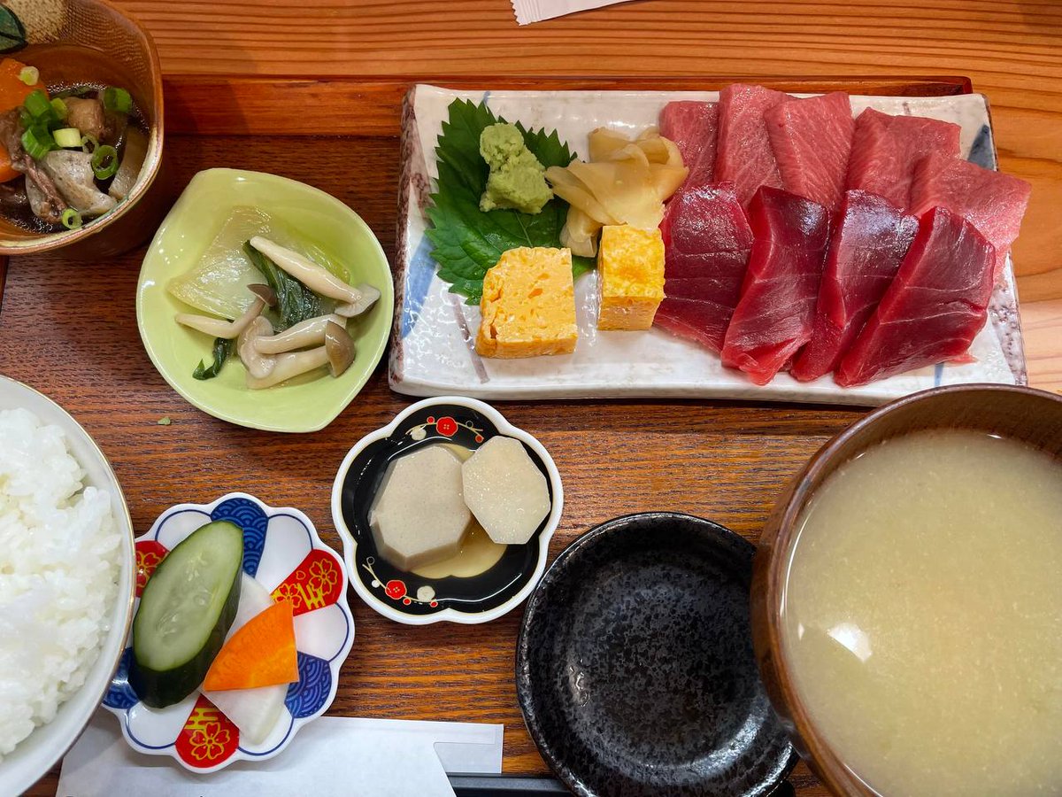 niggra graphemic hatful newground
The best stories are told over flavorful food.