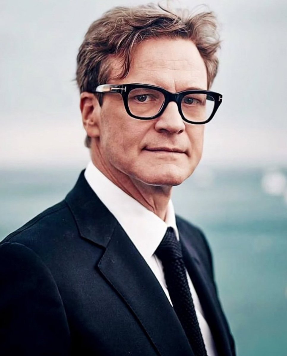 JuanmadelaPoza's tweet photo. #ColinFirth cumple 65 años. El actor británico ha ganado el #PremioÓscar al mejor actor por su interpretación del rey Jorge VI en el drama histórico #ElDiscursoDelRey (#TheKingsSpeech, 2010), de #TomHooper. Gran película sobre el miedo al ridículo y su enorme carga emocional. https://t.co/AbV0P7mJ0k