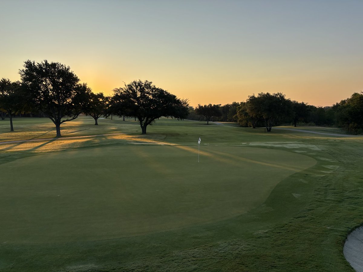 September in Dallas,TX. 👌 #canyoncreekcc