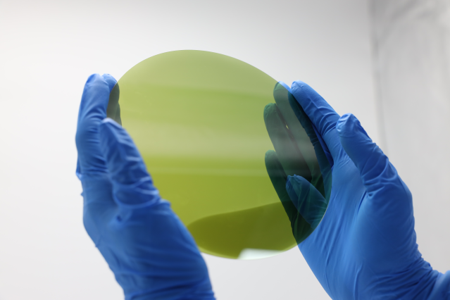 brettmacneil1's tweet photo. While semiconductor #CMP for silicon wafers is well understood, silicon carbide wafers pose new challenges. Check out our presentation on September 16 at the #ICSCRM tradeshow to learn more about the effects of conditioner disk design on SiC . #3Mer https://t.co/rEBSIFy9fs https://t.co/MIQRnVn6nK