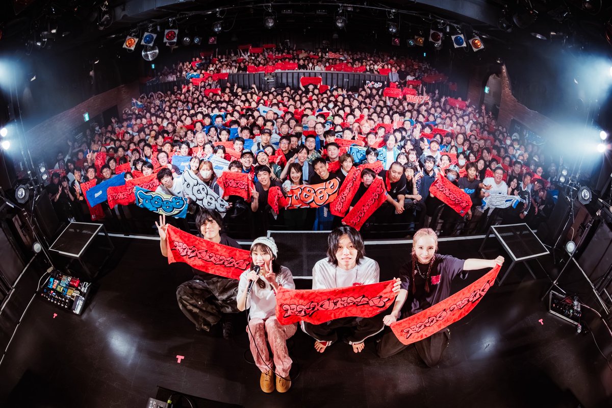 Aooo_band's tweet image. Aooo Live Tour &quot;BAKUBAKU&quot;❤️‍🔥
￣￣￣￣￣￣￣￣￣￣￣￣￣￣￣￣
#AoooBAKUBAKUツアー 広島公演
本日は開演が遅れてしまいましたが
あたたかく迎えてくださり、
本当にありがとうございました！
みなさまの愛と熱気が伝わり
素敵なライブになりました🫶🏻
またお会いできるのを楽しみにしています！…