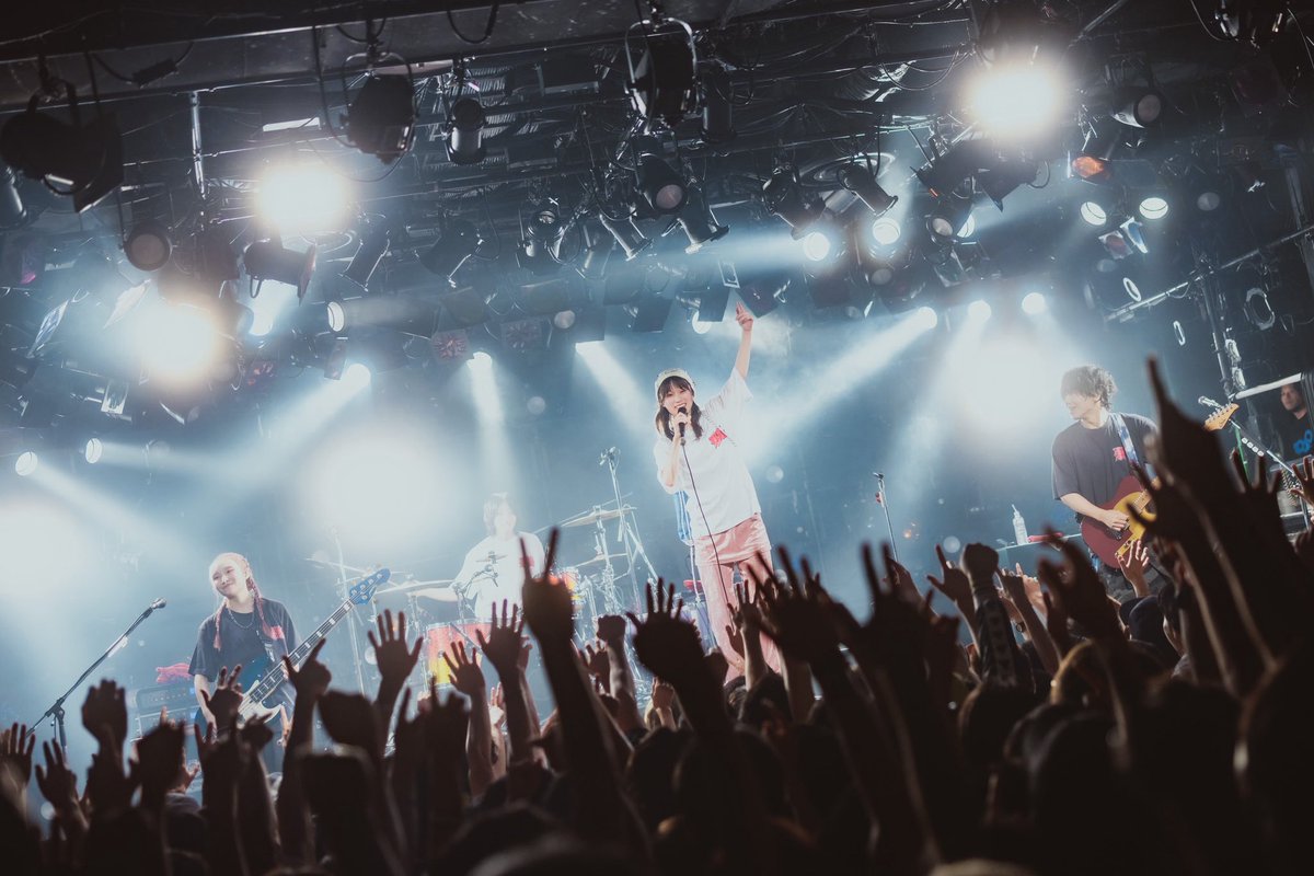 Aooo_band's tweet image. Aooo Live Tour &quot;BAKUBAKU&quot;❤️‍🔥
￣￣￣￣￣￣￣￣￣￣￣￣￣￣￣￣
#AoooBAKUBAKUツアー 広島公演
本日は開演が遅れてしまいましたが
あたたかく迎えてくださり、
本当にありがとうございました！
みなさまの愛と熱気が伝わり
素敵なライブになりました🫶🏻
またお会いできるのを楽しみにしています！…