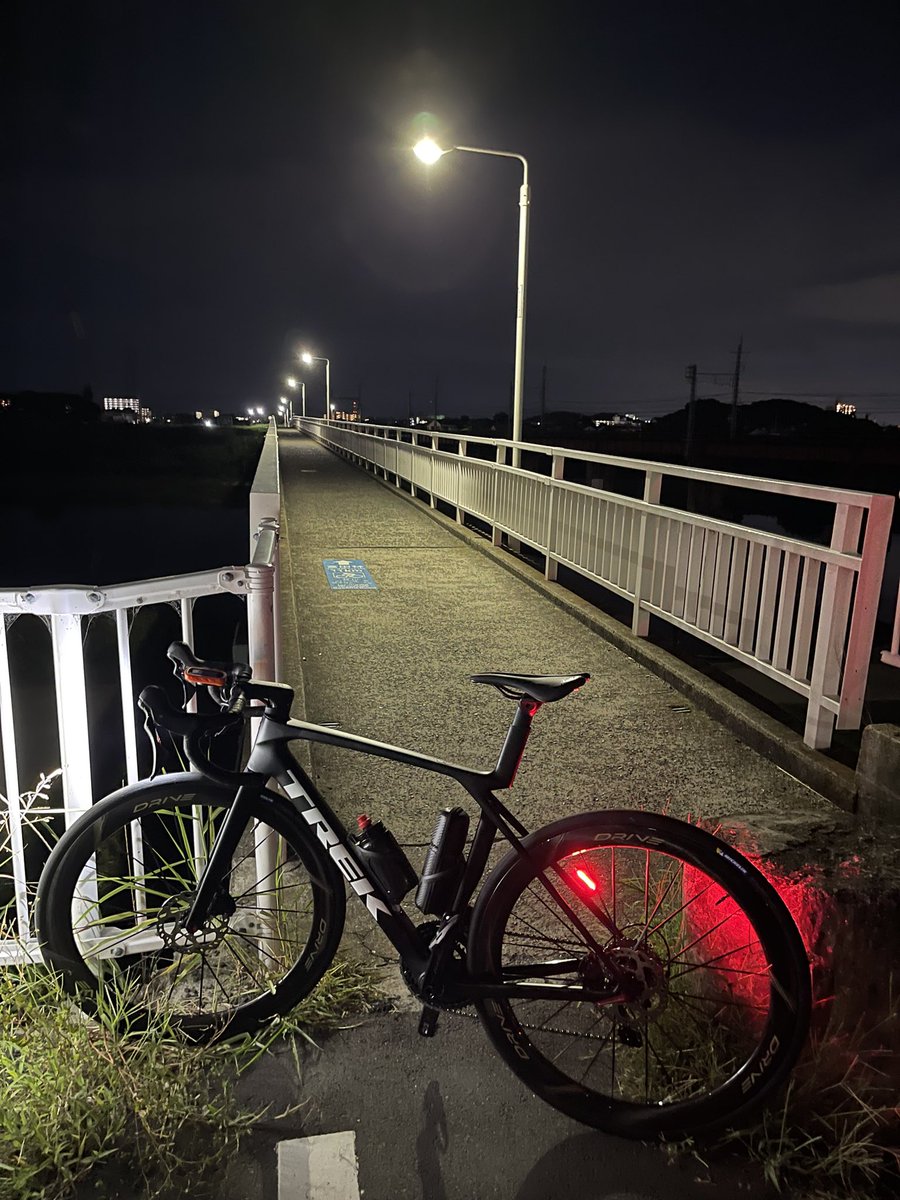 aegis19860407's tweet photo. 夜練終わり🚴‍♂️
仕事忙しい……
自転車が疎かに……😭 https://t.co/c0cM1STm0a