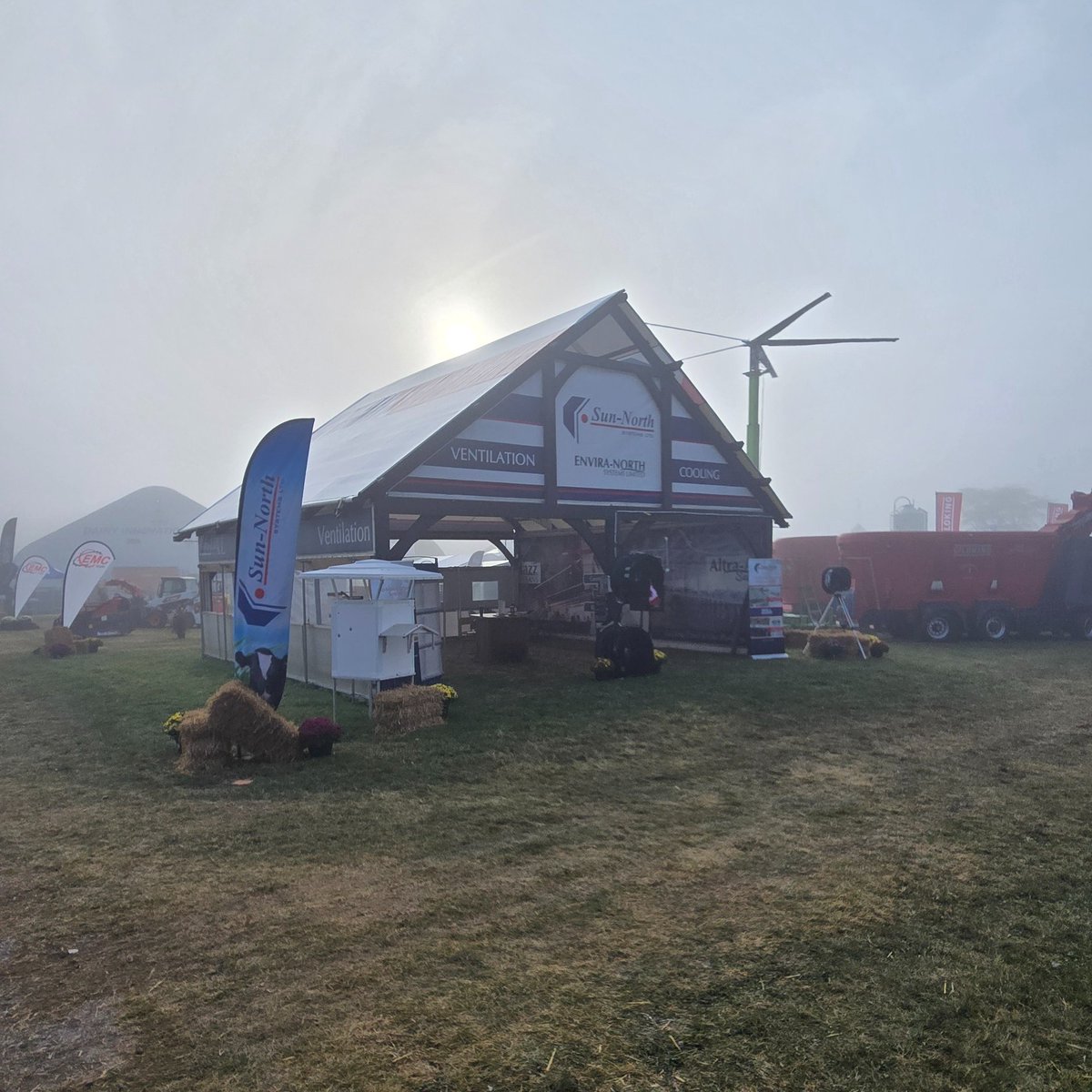 It was a foggy start to day 2 of <a href="/outdoorfarmshow/">Canada's Outdoor Farm Show</a> ! 🌫

It’s that magical time of year where your chilly at 8am &amp; sweating by noon aka sweater + t-shirt combo season 🍂👕

Swing by booth #NM-856 &amp; we'll show you how to control the comfort levels in your barn!

#sunnorth #COFS25
