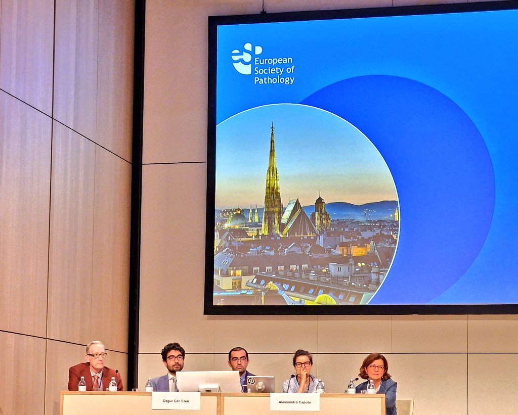 Finishing our productive session 🎮🔬🫁 with an interesting discussion. Thank you to the #pulmpath lecturers who each contributed some insights into things they wished they had known earlier 🤔 #ESPtrainee #ESPcongress <a href="/ACaputoMD/">Alessandro Caputo</a> <a href="/ozgurcaneren_/">Özgür Can Eren</a> <a href="/ESP_Pathology/">European Society of Pathology (ESP)</a>