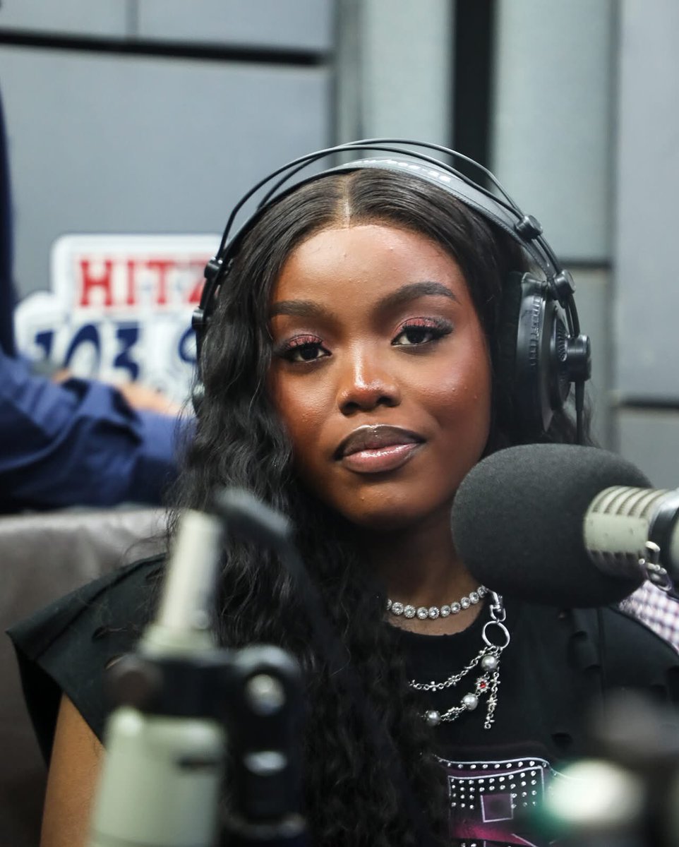 yencomgh's tweet image. A date with Gyakie or 20,000 USD?