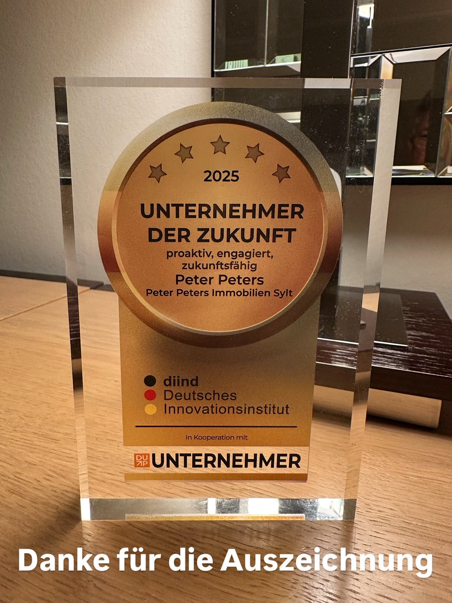 Petervonsylt's tweet photo. Wir freuen uns, heute als Unternehmer der Zukunft in Berlin ausgezeichnet geworden zu sein.

Herzlichen Dank an unser Team.

Für uns ist diese Auszeichnung Ansporn, uns weiter zu verbessern.

Besuchen Sie uns gern auf unserer Homepage https://t.co/muBw2QsMPM https://t.co/FxYZqXxWFT