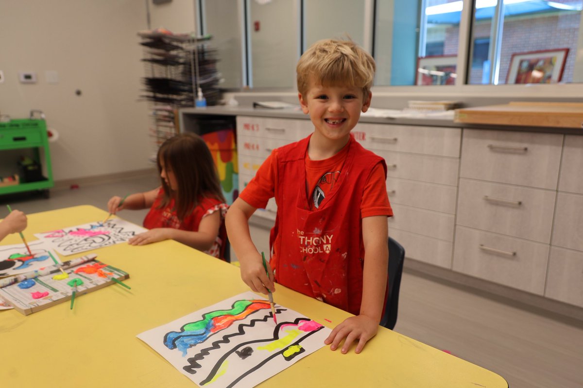Our Kindergarten students got creative with Kandinsky! They loved making their own colorful masterpieces in the Art Studio with Ms. Caroline. 🖌️🎨