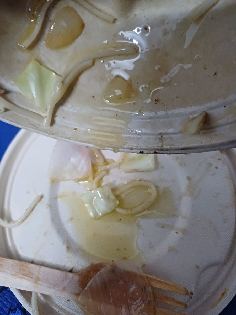 rajatct's tweet photo. @zomatocare It was such cold that its oil had also settled at the bottom of the container. https://t.co/8Hk6t3kT2V